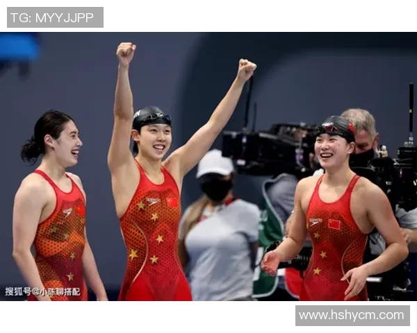 微胖足球女球星英姿飒爽，运动风格头像展示魅力与自信